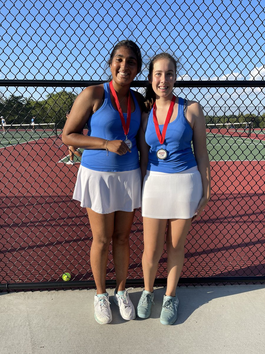 We had a great time at our doubles tourney this week! 1 Doubles placed First! 2 Doubles placed 2nd! Way to go ladies! 🎉🎾👏🏼🥇🥈