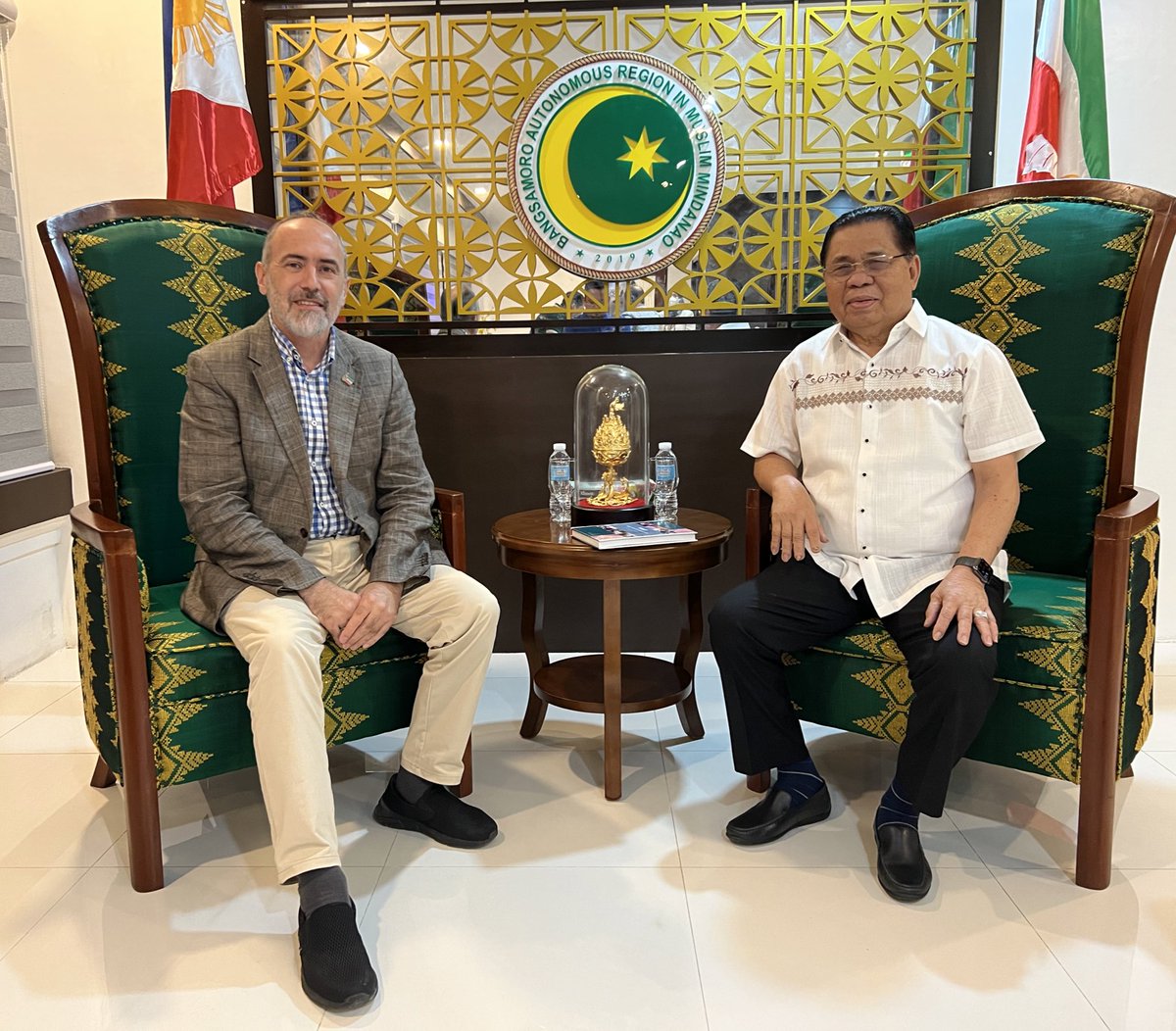 Bangsamoro Barış Süreci İzleme Heyeti olarak 48.Dönem toplantılarımıza Başbakan Hacı Murad Ibrahim görüşmesiyle devam ediyoruz. Tüm Türkiye’ye selamları var. <a href="/ihhinsaniyardim/">İHH</a> <a href="/alhajmurad_e/">Al Haj Murad Ebrahim</a> <a href="/Tpmt2013/">TPMT (GPH-MILF Peace Process)</a>