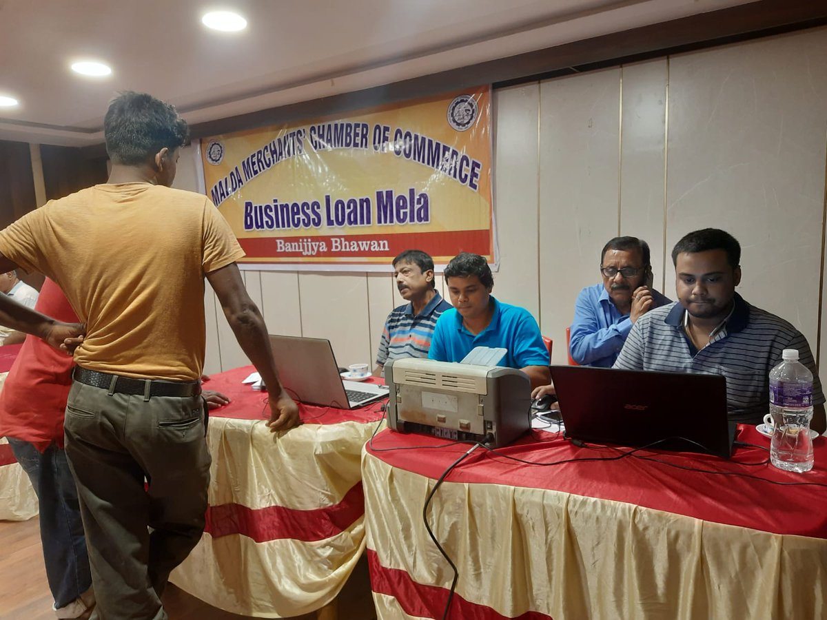 district_malda's tweet photo. Special MSME Camp at Malda Merchants Chamber of Commerce, Malda.

#DuareSarkar
#MaldaDistrictAdministration
@district_malda
@egiye_bangla https://t.co/GLIDuKg5cO