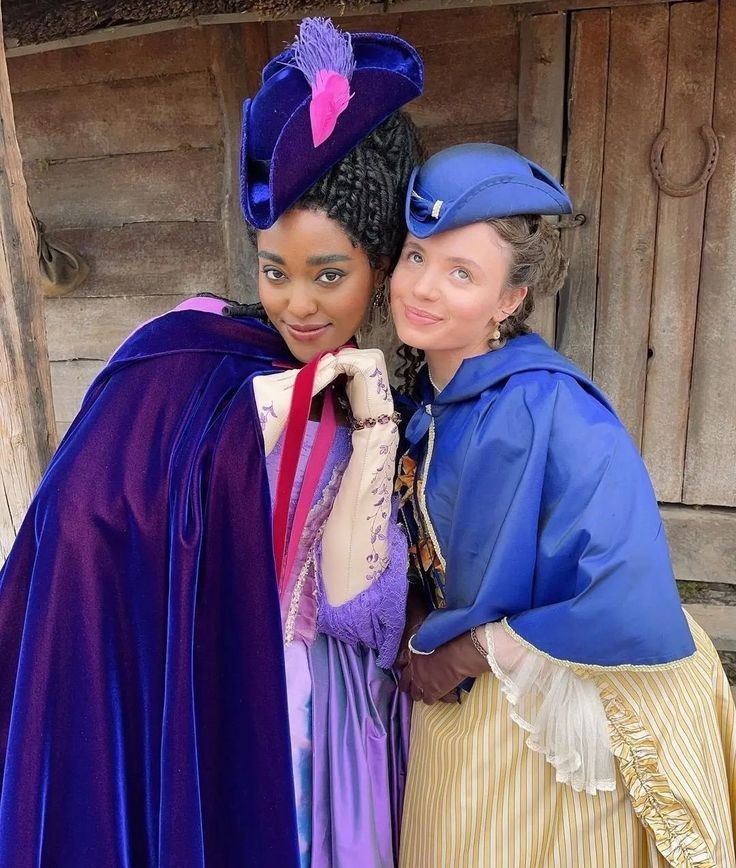 ntflxrpdm's tweet photo. Nous retrouvons aujourd'hui Peyton en compagnie d'Arsema, le sourire aux lèvres. Il ne reste plus que quelques jours de tournage avant de boucler la série. https://t.co/rAdUVW3Min