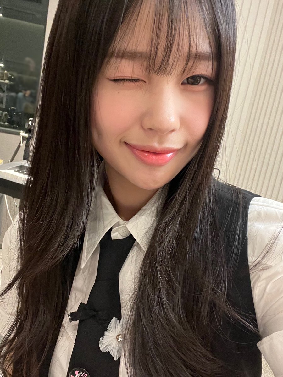 [#지한]
데일리들의 사랑이 느껴졌던...🤍
많이 보고싶었어 ⸝⸝♡.♡⸝⸝

#Weeekly #위클리
#Jihan