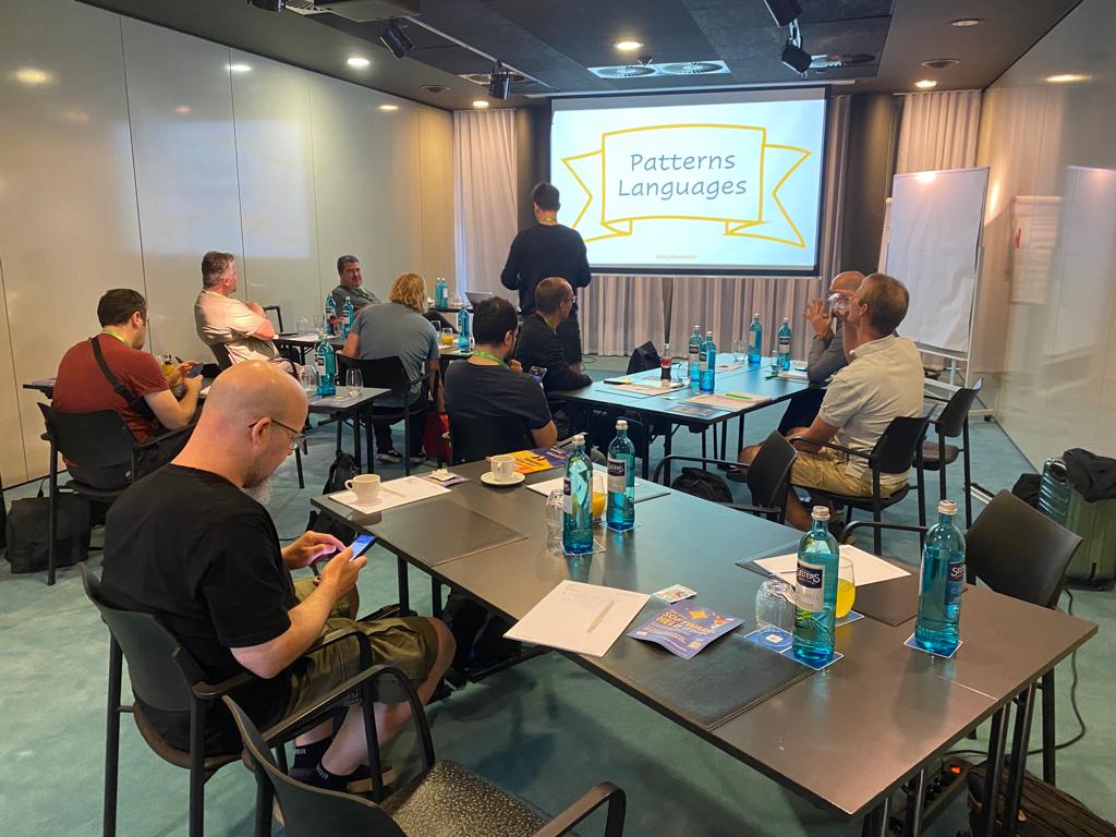 SoftwArchSummit's tweet image. 😎3 Speaker | 3 Sessions:
▪️ Bei @hschwentner entdeckst du die Zutaten des Architektur-Hamburgers
▪️ @Heimeshoff geht auf Domain Models unfixed ein
▪️ Entdecke die Kunst der Modularisierung bei @ewolff