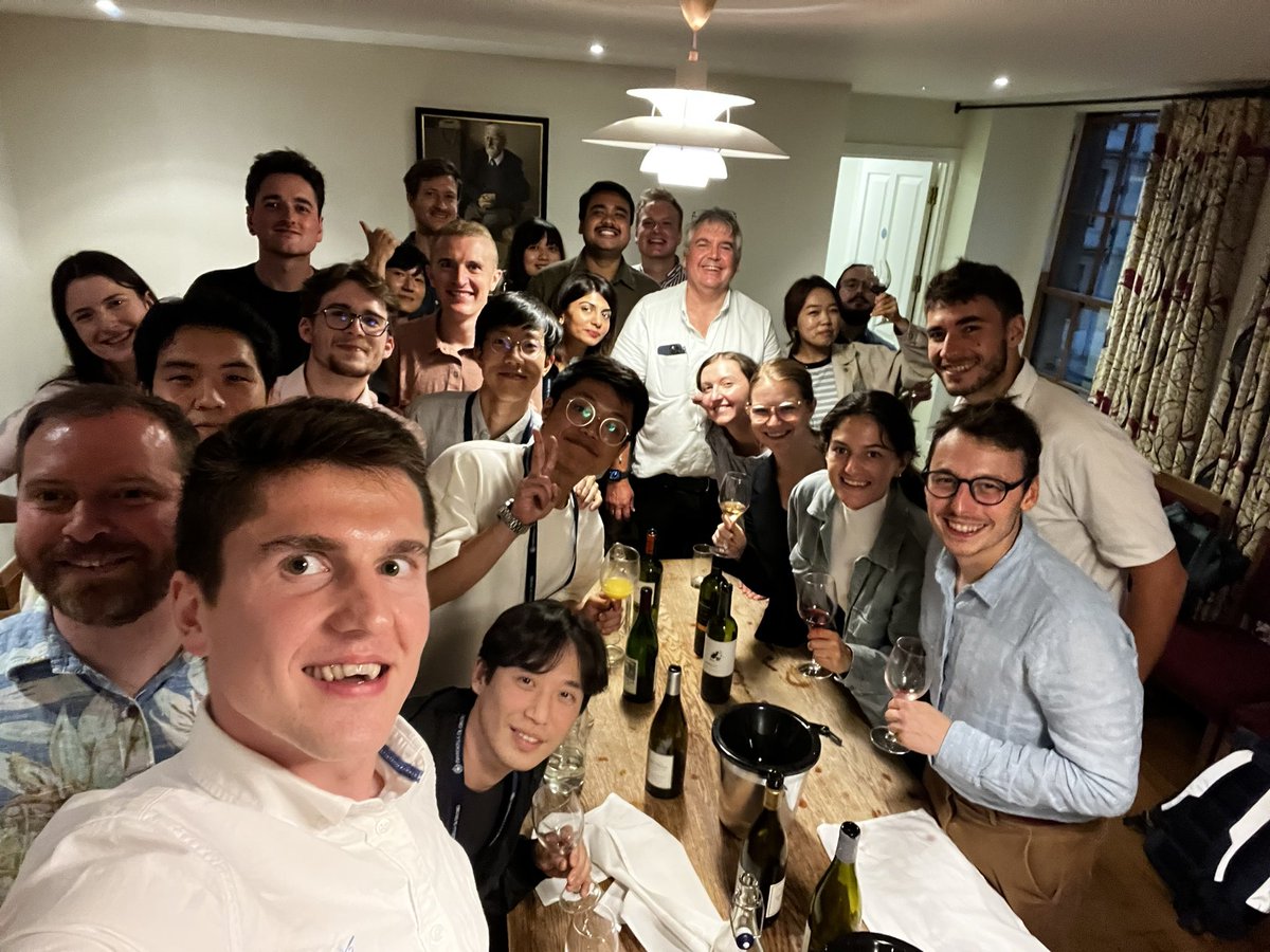 Very enjoyable Snaith Group win tasting social this evening, thank you Prof Taylor for hosting and having us @QueensCollegeOx!