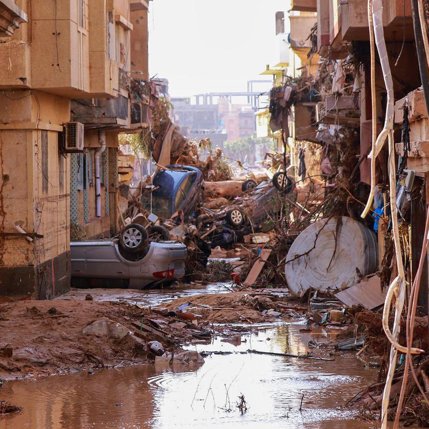 deenimislam's tweet image. In Libyen ereignete sich eine Unwetterkatastrophe, bei der über 5.200 Menschen ums Leben kamen.

Über 10.000 Menschen werden weiterhin vermisst...

Möge Allah den Verstorbenen das Paradies gewähren und den Angehörigen Sabr schenken.