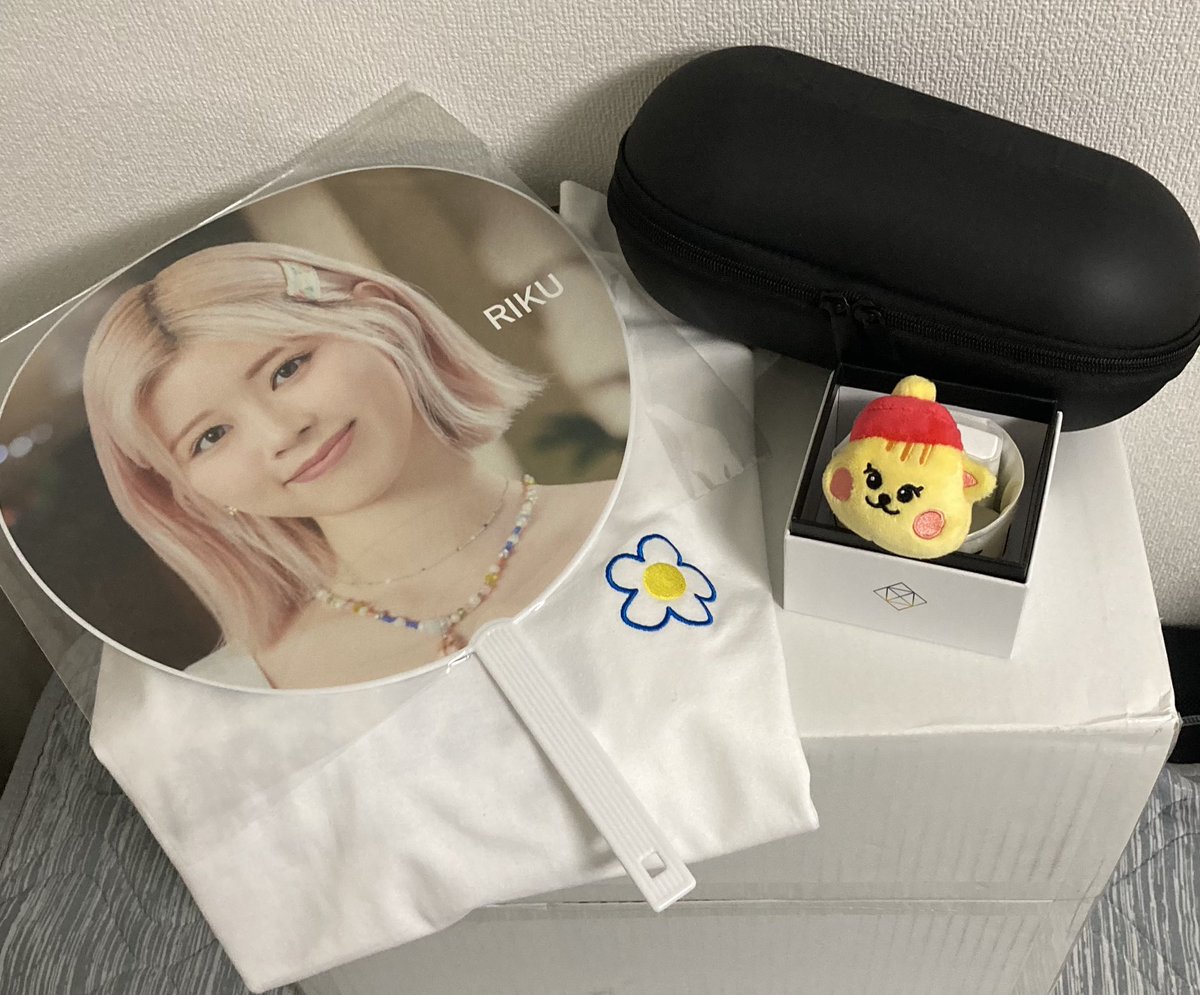 tg_510's tweet photo. 欲しかった全部じゃないけど十分買えた‼︎これで初ライブ準備万端！ https://t.co/FBLtaTDy7V