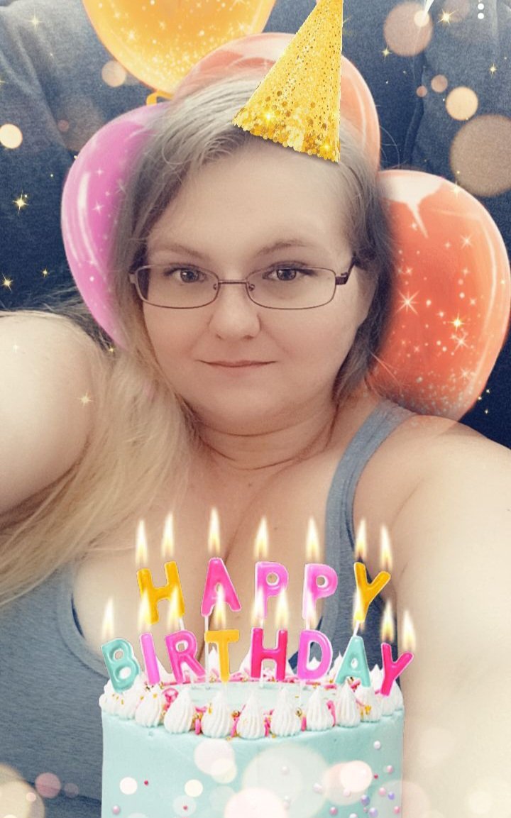 DeeMarie993's tweet photo. #birthdaygirl #big30  who's  #buyingcontent I'm #selling_content #feetfethish #feetcontent #feet_lover #feet_pic #newcontent https://t.co/6OJMt3FukH