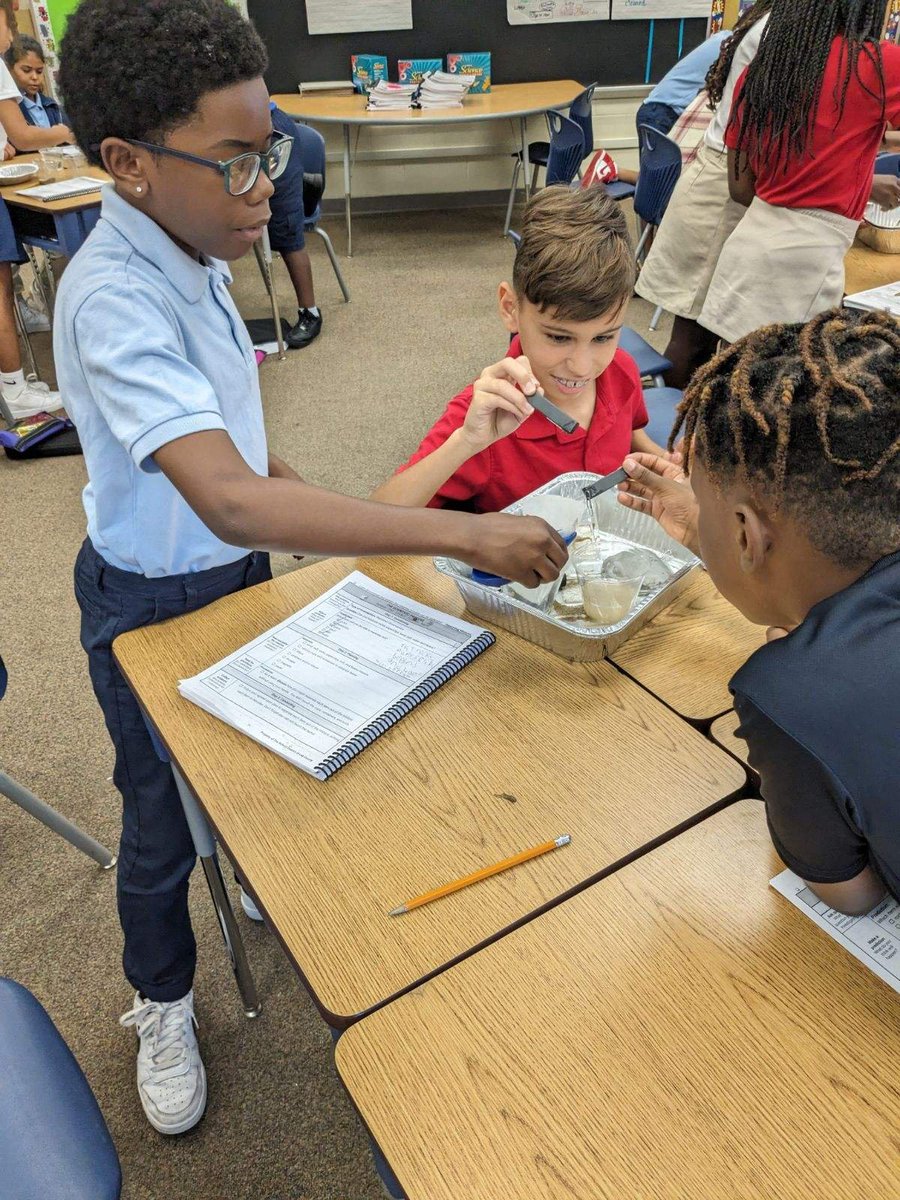 👩‍🔬🧪5th Graders are having fun with Science with Mr. Azzilona and Jenn McBride! Way to go Eagles! #loveleeschools #leetweets #science #engagement