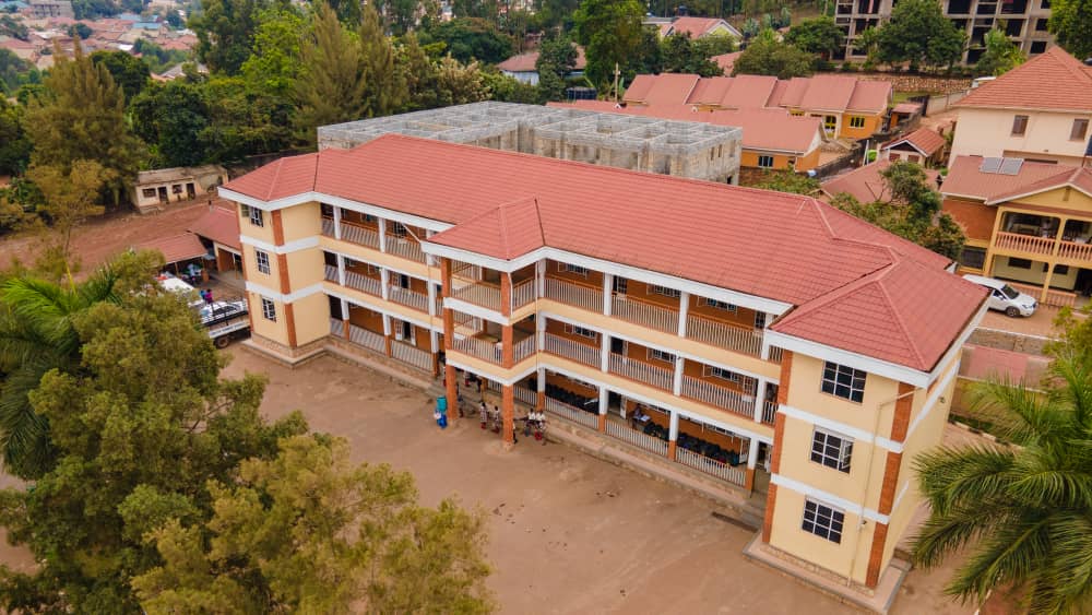 kqprimaryschool's tweet image. With us, the mark of #Quality comes right from our #modernstructures, serene location and ample space to cater to our learners and their unique requirements as well as expectations from a #qualityschool.😀 For more information: #WhatsAppOrCall +256 705 299274 or +256 785 754 814