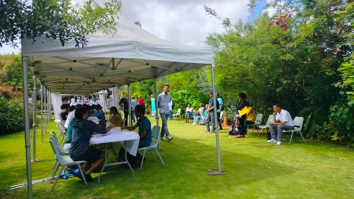 [EVENEMENT] Pour accompagner les entreprises qui ont des difficultés de recrutement, #poleemploi #LaRéunion avec la FRBTP a organisé ce matin un speed dating immersion professionnelle. Ce format permet aux employeurs de faire découvrir leur secteur, leurs métiers pour recruter.