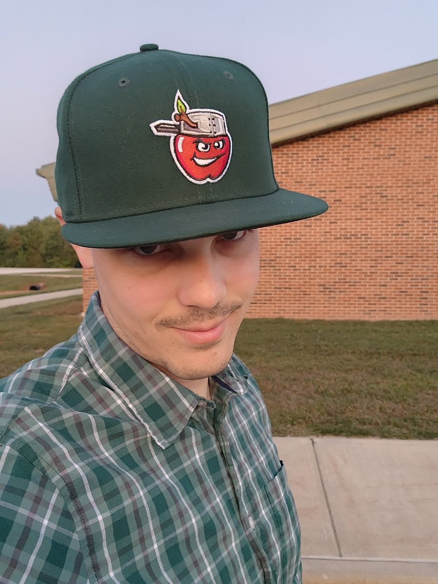 zachbeeson22's tweet image. Hat of the day is the @TinCaps who play at Parkview Field in Fort Wayne, Indiana.  They keep up the apple theme with carmel apples, apple pie, apple turnovers, apple crisp, and apple dumplings.  #CapsOn 🍎