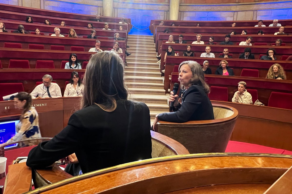 DrezetValerie's tweet photo. Merci d’avoir répondu à notre invitation pour suivre le discours sur l’état de l’🇪🇺au @lecese 

À 9 mois des élections 🇪🇺, la Présidente @vonderleyen trace le chemin de ce qu’il nous reste à accomplir forts des avancées, résultats de notre unité et détermination à 27

#SOTEU https://t.co/f8SnPbaqr4