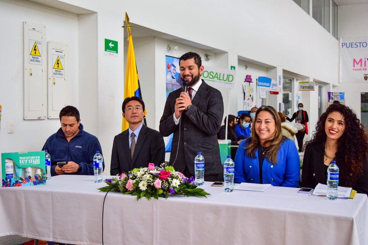 CaroSanchezM28's tweet photo. En compañía de la Embajada del Japón en Colombia, se realizó entrega de equipos Biomedicos para el fortalecimiento de los servicios de salud en la ESE Hospital San Vicente de Pául de Paipa, en beneficio de la salud de nuestros Usuarios.

Somos un hospital más cercano a sumercé. https://t.co/5AXozvKuuy