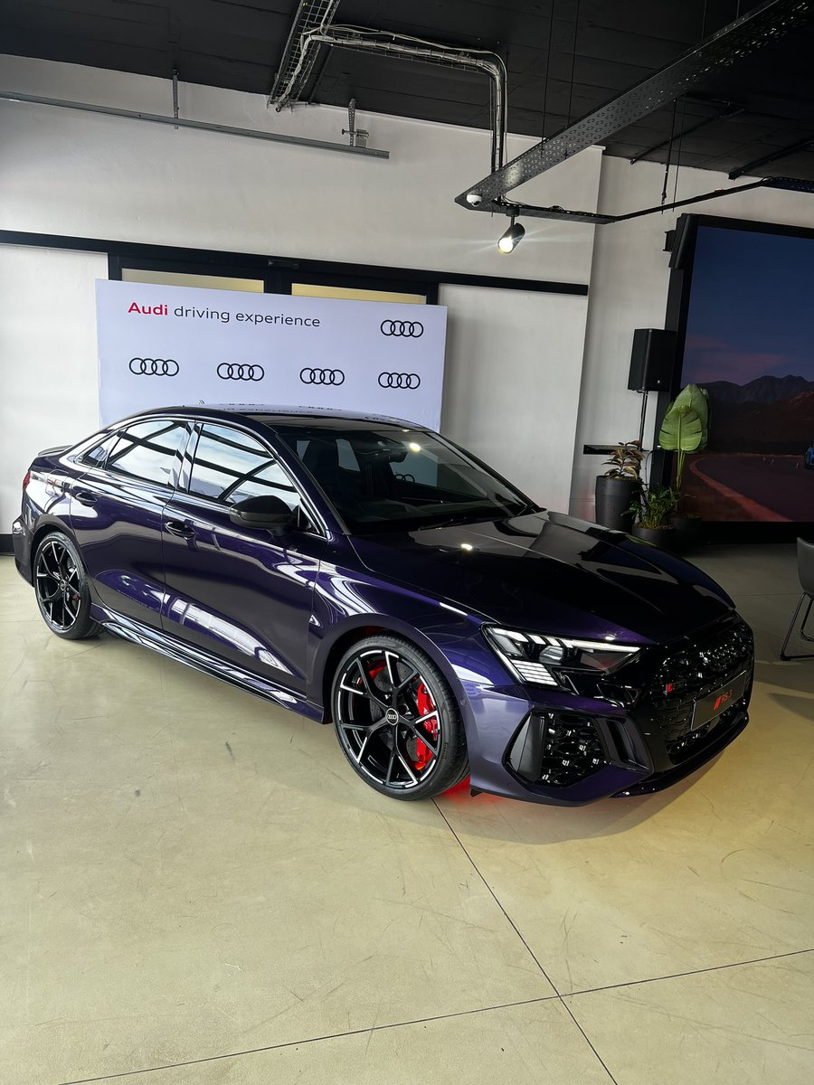 Yah no. What a spec this RS 3 is. This purple 

#AudiDrivingExperience