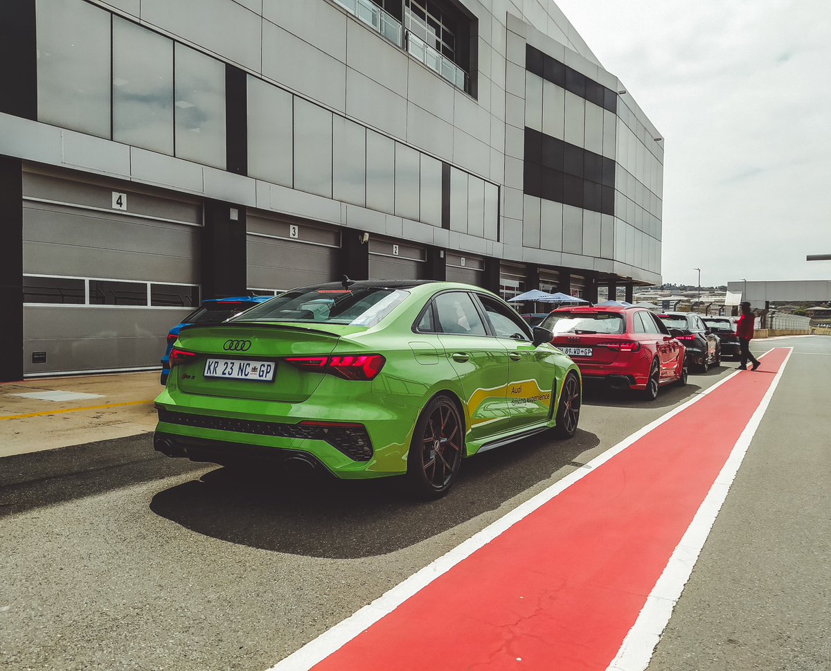 We've arrived at Kyalami Grand Prix Circuit and before we take the menacing RS fleet around the track, we were greeted by a bunch of electric e-tron SUVs and this sought-after 1995 RS Blue RS2 Avant which…
#AudiDrivingExperience #AudiRS