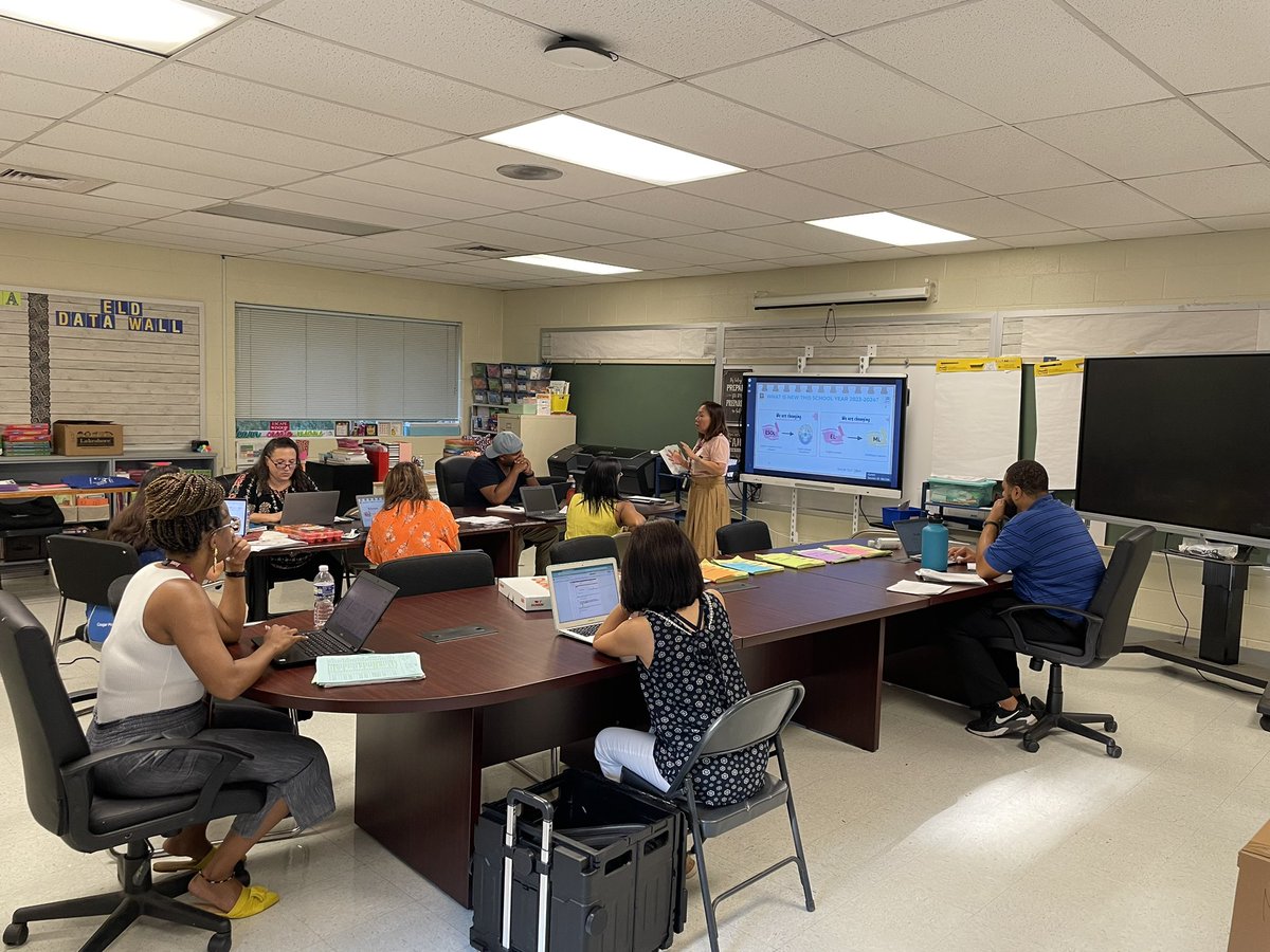 JMESCougarPRIDE's tweet photo. We are hitting the ground running this year with our collaborative learning sessions what better way to start than to discuss ELD updates, data &amp; articulation notes! We are embracing  #ThePowerofOne  here at JMES! https://t.co/cwPHf4iNeJ