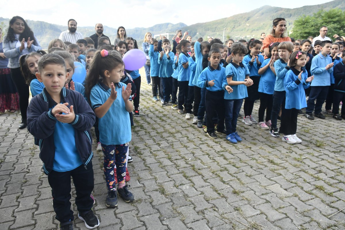 Yeni eğitim ögretim yılında öğrencilerimize ve öğretmenlerimize başarılar diliyoruz.