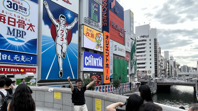 阪神タイガース優勝の年は株価が上昇するというアノマリーがある。
球団唯一の日本一に輝いた1985年はバブル景気がスタートした。
一方、13ゲーム差の大逆転を許して優勝を逃した2008年はリーマン・ショックが起きている。

関連銘柄：
阪急阪神HD（9042）
H2Oリテイリング（8242）