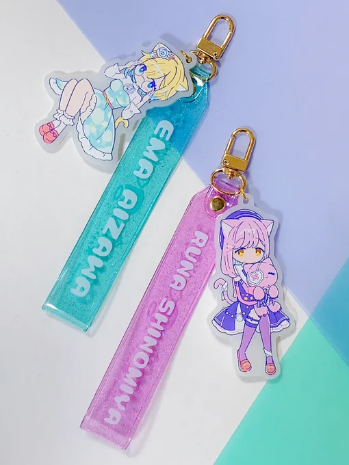 アクキー付きストラップ【エマちゃんver / るなちゃんver】透明ストラップに乳白色のアクキーがついてます。大体全長16センチほど。#VGGC #VGGC6th 