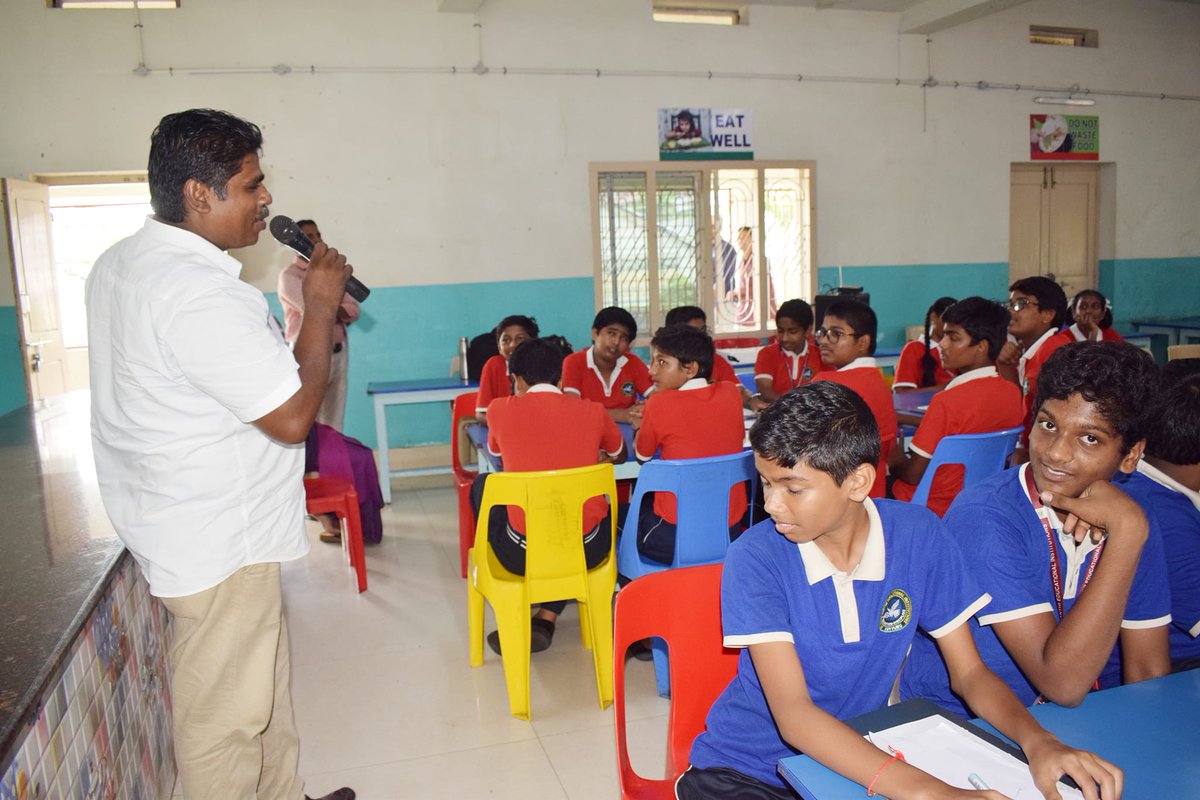 sri_viswasanthi's tweet image. Another exciting Quiz Program at Sri Viswasanthi Educational Insutuite that left our young scholars buzzing with excitement!  

Call Us 📷 9247 456 148
sriviswasanthischools.in

#QuizProgram #Andhrapradesh #Vijayawada #sriviswasanthi #vuyyuru #SVS #SeniorSecondary #Intermediate