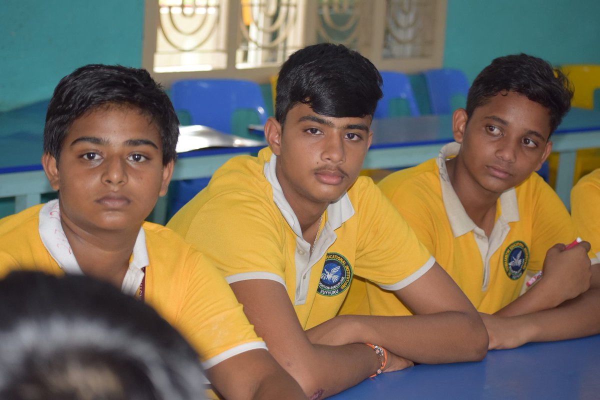 sri_viswasanthi's tweet image. Another exciting Quiz Program at Sri Viswasanthi Educational Insutuite that left our young scholars buzzing with excitement!  

Call Us 📷 9247 456 148
sriviswasanthischools.in

#QuizProgram #Andhrapradesh #Vijayawada #sriviswasanthi #vuyyuru #SVS #SeniorSecondary #Intermediate