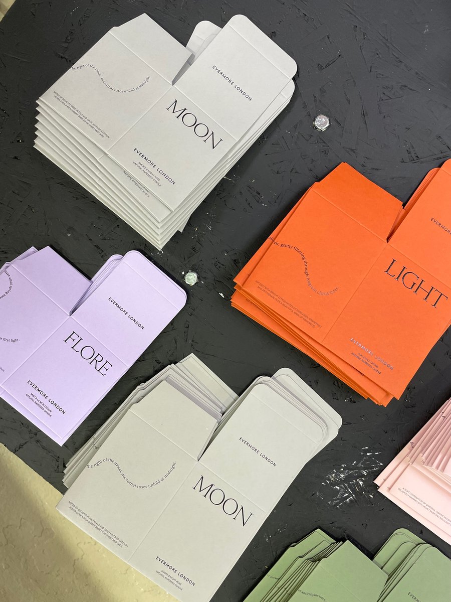 Strong line-up in the studio today 💪🌈

#EvermoreLondon
#CandleMakers
#CandleSr