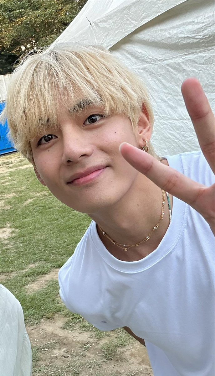 9295MP4's tweet photo. [230913 gaekogeem님 인스타]
#김태형 #태형 #뷔 #kimtaehyung #taehyung #btsv #V https://t.co/4yih4rJxg1