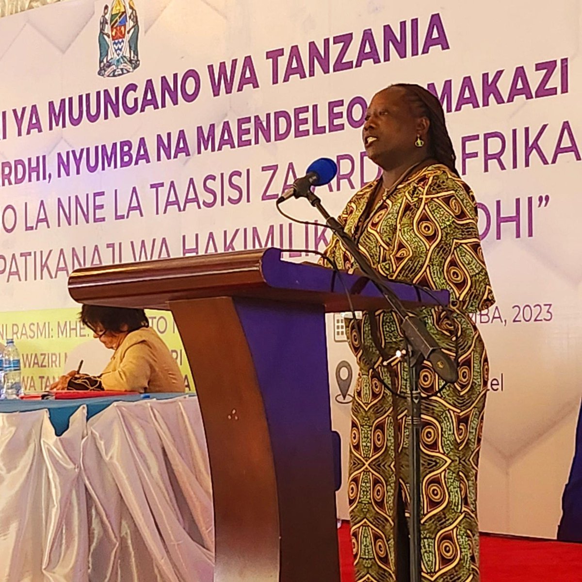 Day 1 summary is up! rightsandresources.org/event-fourth-a…

Get daily updates ⬆️ from the #ALIN Conference on Community Land Rights in Africa, taking place in beautiful #Arusha #Tanzania this week with delegates from 12 African land institutions and ministries!