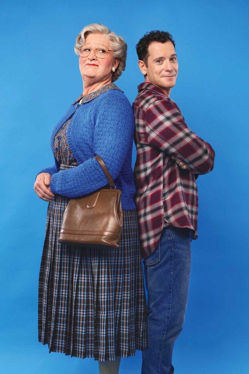 Timsy99's tweet photo. At Shaftesbury Theatre β A month of theatre continues, really Looking forward to see @DoubtfireUK in #London tonight @Shaftesbury1911 #mrsdoubtfiremusical #gabrielvick #westendtheatre https://t.co/OR7UT9gBfg