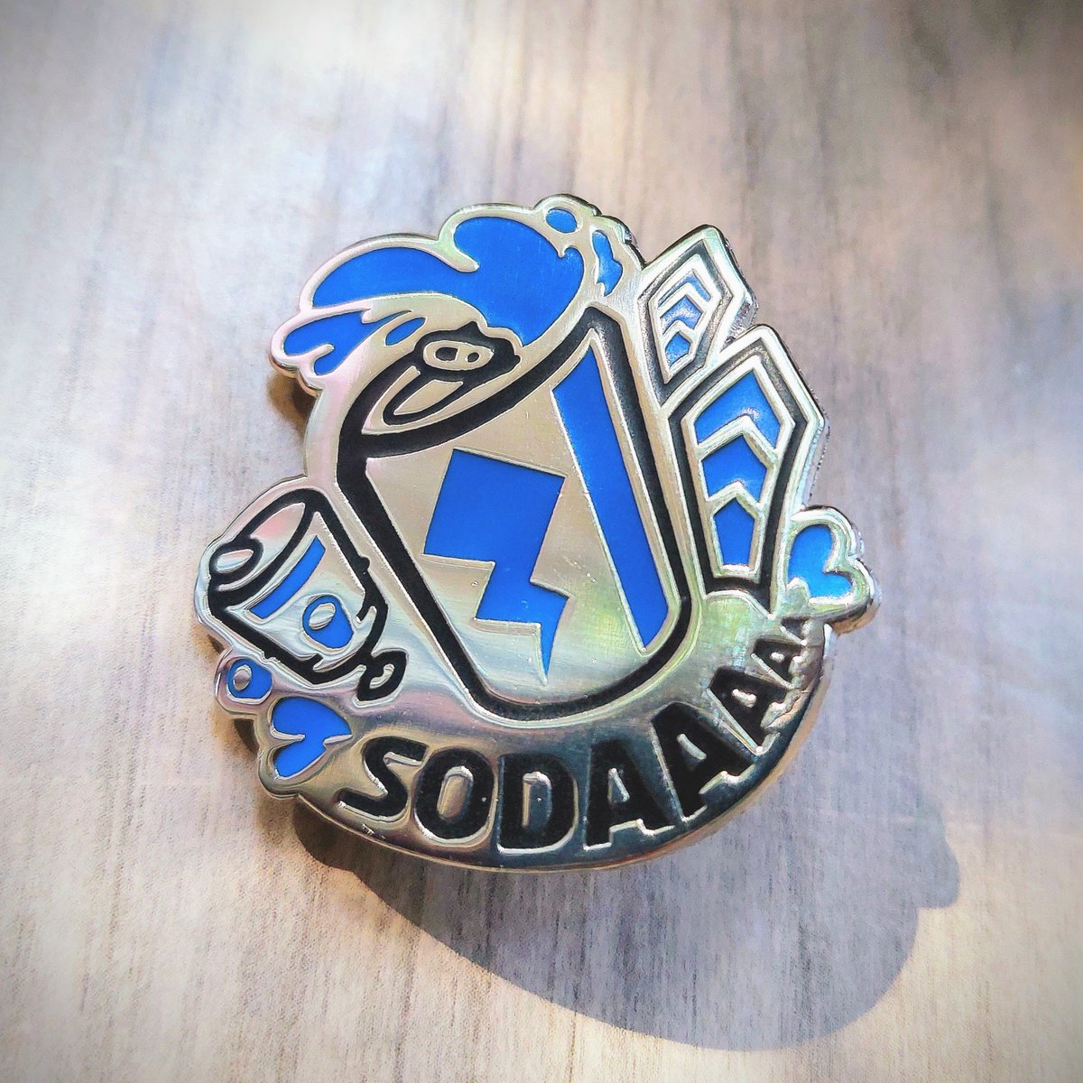 andr8media's tweet photo. ive found ONE SODA PIN I MISSED so guess what? im GIVING IT AWAY
✩
to enter:
- follow me
- rt
- reply with ur fav splatoon weapon <3
ends sep 30th
✩
if u live in the US i will pay for shipping, if u live in AU/CA/UK you'll have to pay https://t.co/N6cFGrjZ6k