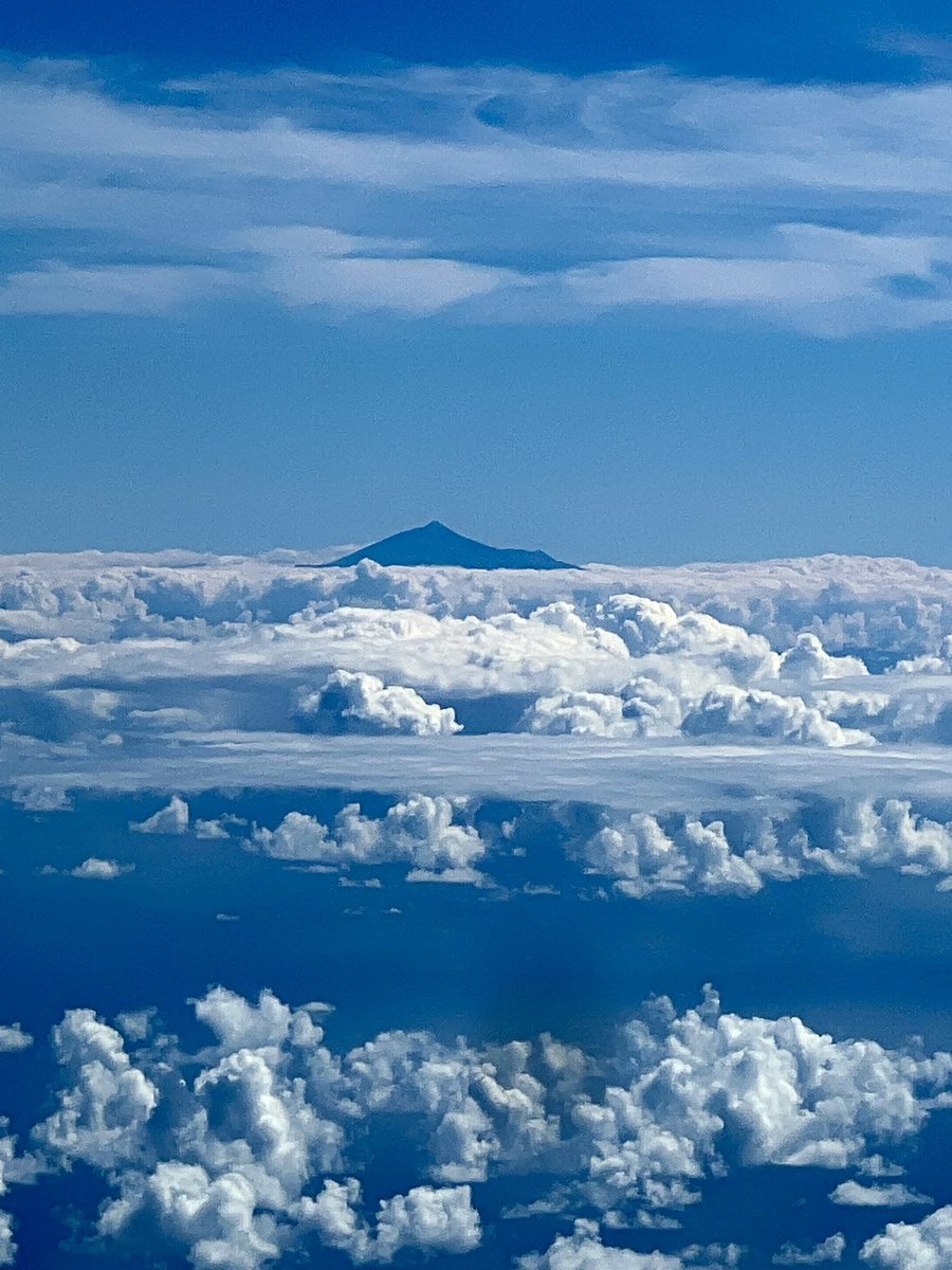 Tenerife 👋😁 #tenerife #avgeek #teide #aviation #sky #clouds #canaries