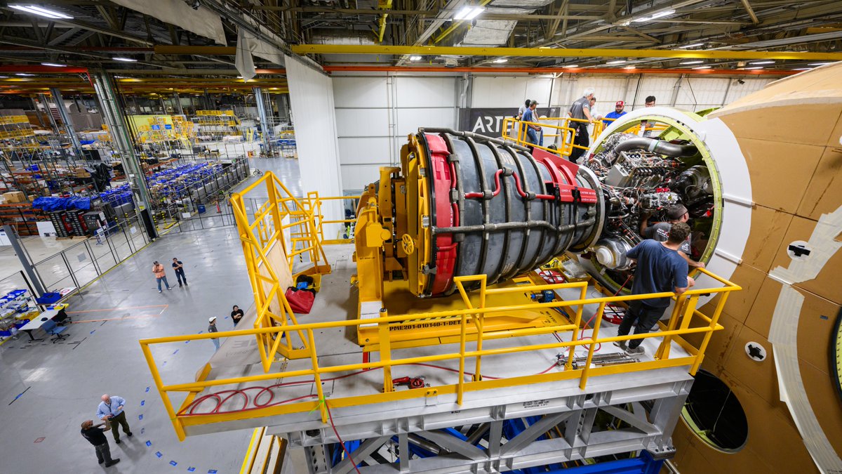 SenBillNelson's tweet photo. We’ve started installing the first of four core stage engines for our #Artemis II @NASA_SLS rocket. The first crewed Artemis mission around the Moon will help lay the foundation for our long-term presence on the lunar surface for science and exploration. https://t.co/AxIqd25S9l
