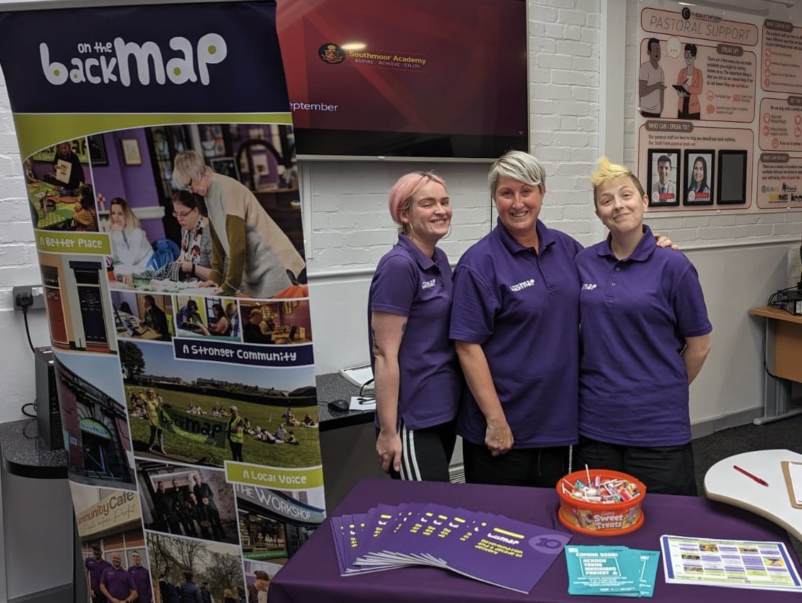 Meet our new YES Youth Team! 👋 Left to Right; Becky, Lisa, Lucy The team are up at the Southmoor Academy Open Evening to meet local families and share what’s on offer for Hendon’s Young People. If your there pop by and say hi. 👋