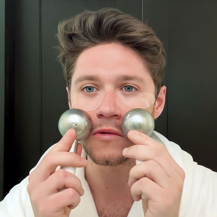 ceeeciliam's tweet photo. #HappyBirthdayNiall 🤍🤍 https://t.co/c6co64wx4g