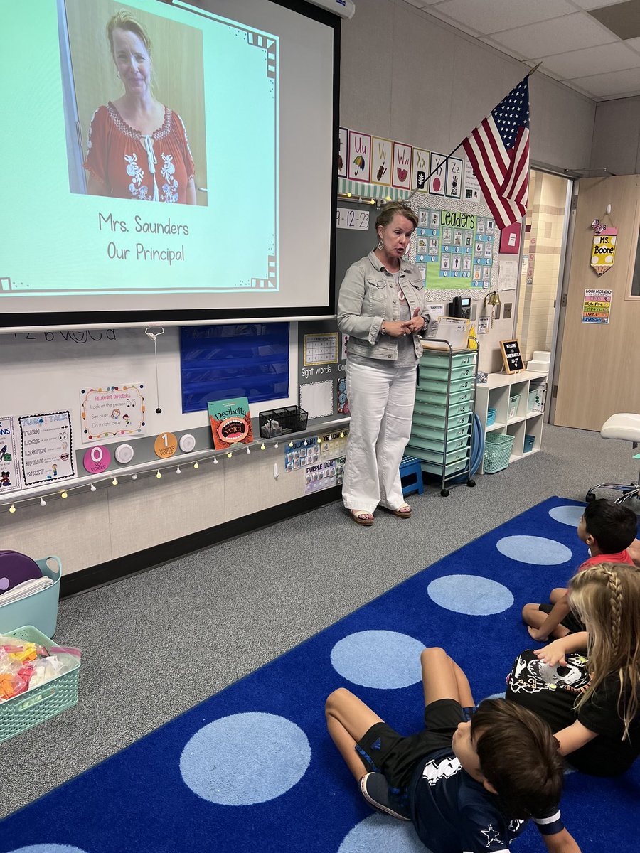 FPEKLeaders's tweet photo. Thank you Mrs. Saunders for visiting our classrooms yesterday to help with our authority figures lesson! 🤩 https://t.co/XcEVZFGv0b