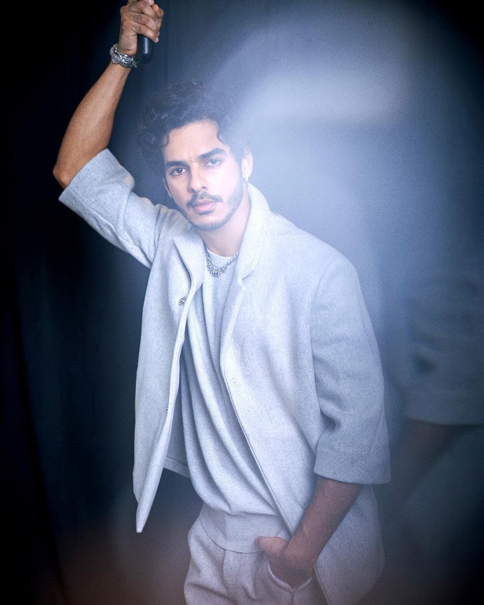 IshaanFC's tweet photo. ‘Thank you @lokmat for the title of the most stylish youth icon 🗡️
Outfit : @zegnaofficial
Jewellery : #dripproject
Styled by: #EshaAmin
📸 #mandarstudio’ via Instagram #IshaanKhatter https://t.co/uB5JYWlqKM