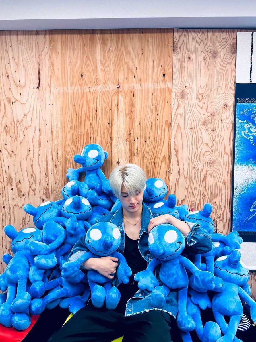 [ #제이’s Post ] 230914

#JAY: With my friends!!💙

<a href="/ENHYPEN_members/">ENHYPEN</a> <a href="/ENHYPEN/">ENHYPEN OFFICIAL</a> #ENHYPEN #엔하이픈