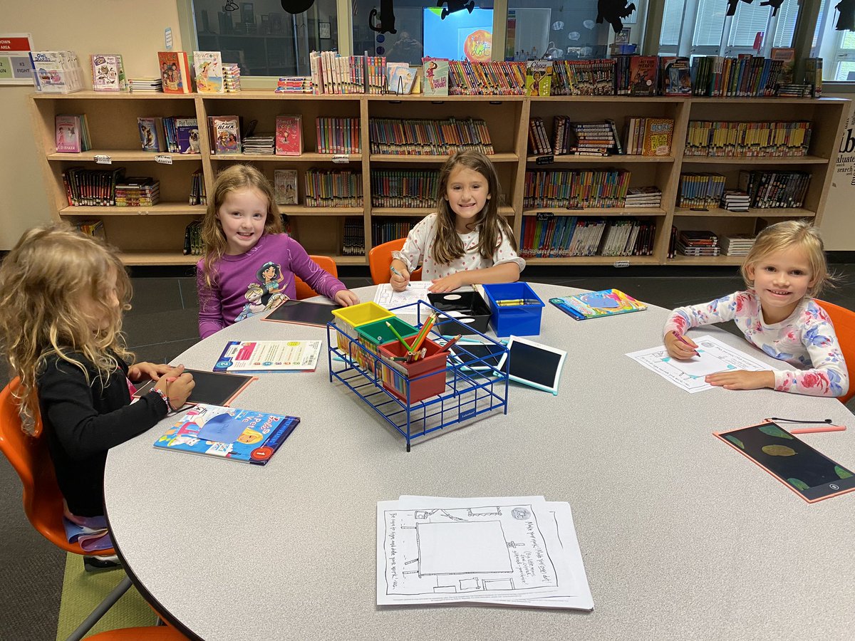 Book check out was a success today! They even had time for a little free choice! <a href="/KisselburgJ67/">Jenny Kisselburg</a> #cherokeeinspires #librariesrock #books