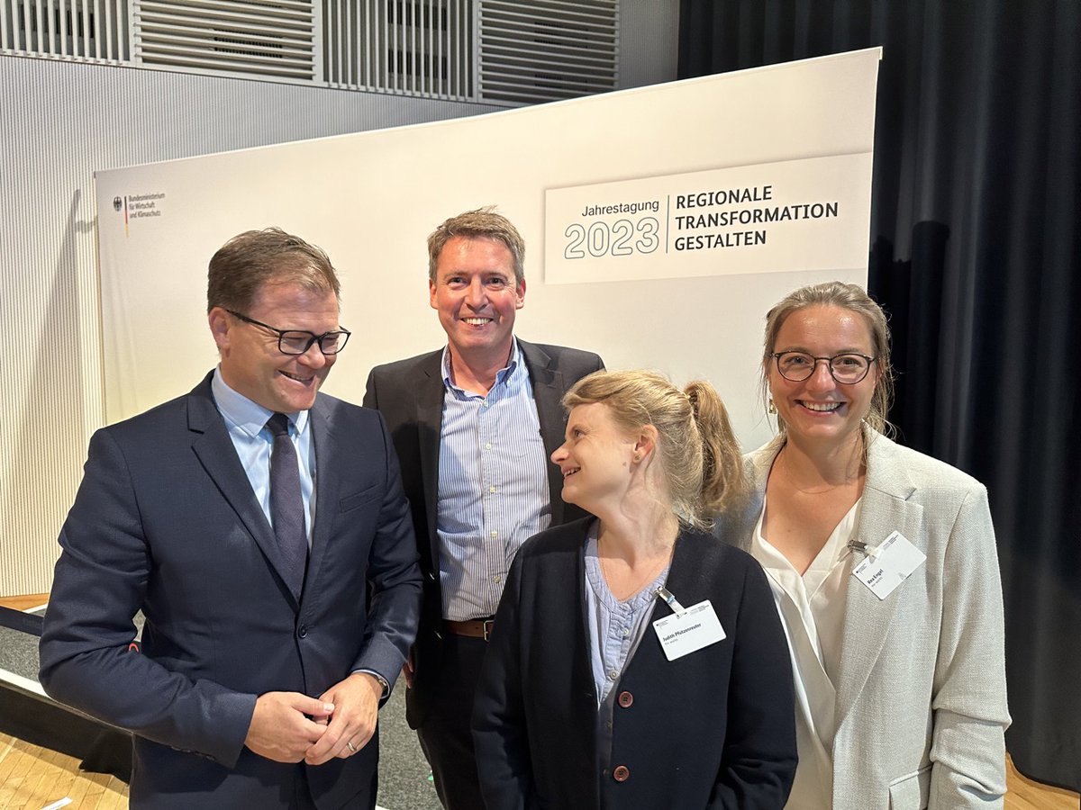 mv-works - Kompetenzzentrum Arbeit4.0 in M-V tweet media