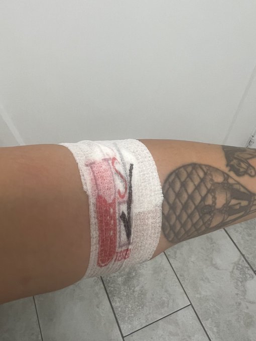 👏 **PLEASE RETWEET MY MISSED CONNECTION** 👏  Girl who called me pretty at @TalentTesting in Vegas today