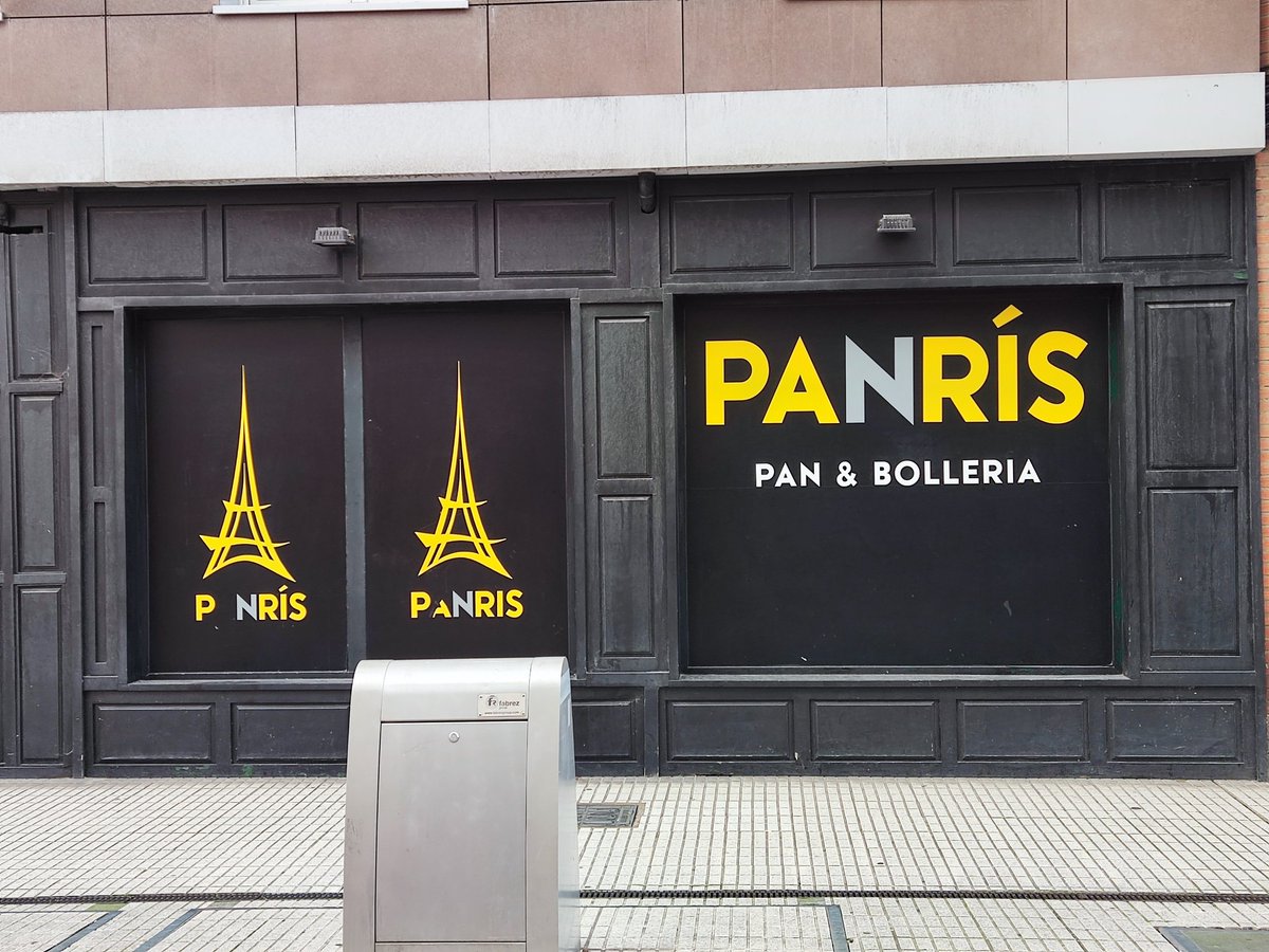 Visto en Gijón. <a href="/MastersOfNaming/">Masters Of Naming</a>