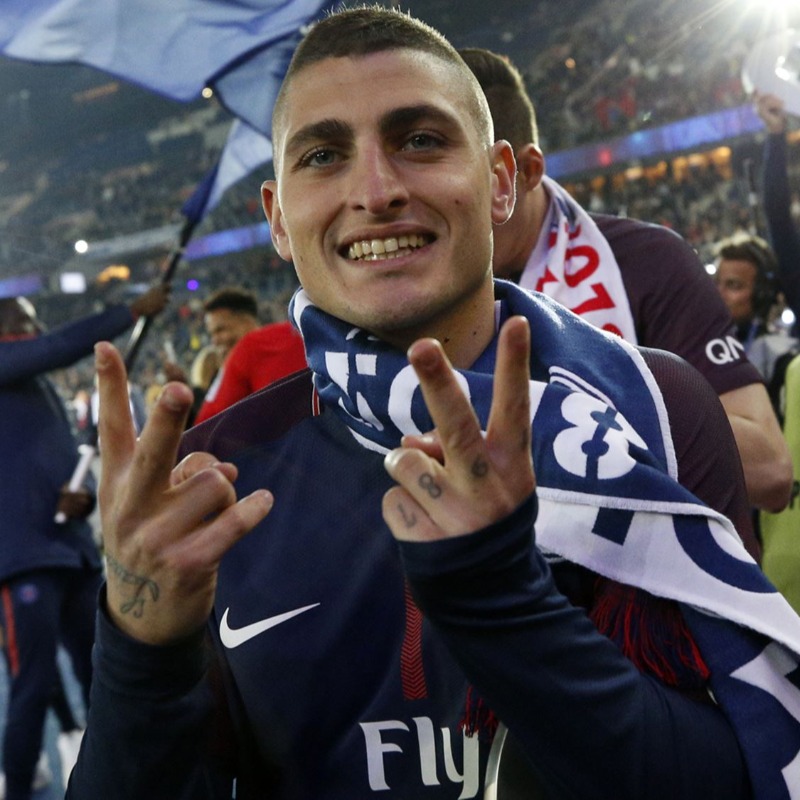 PSG_inside's tweet photo. L’heure est venue de signer nos aurevoirs à Marco Verratti, l’un des joueurs les plus emblématiques de l’histoire du Paris Saint-Germain. 

L’occasion pour nous d’écrire ces quelques lignes. ✍️

#MerciMarco ❤️💙