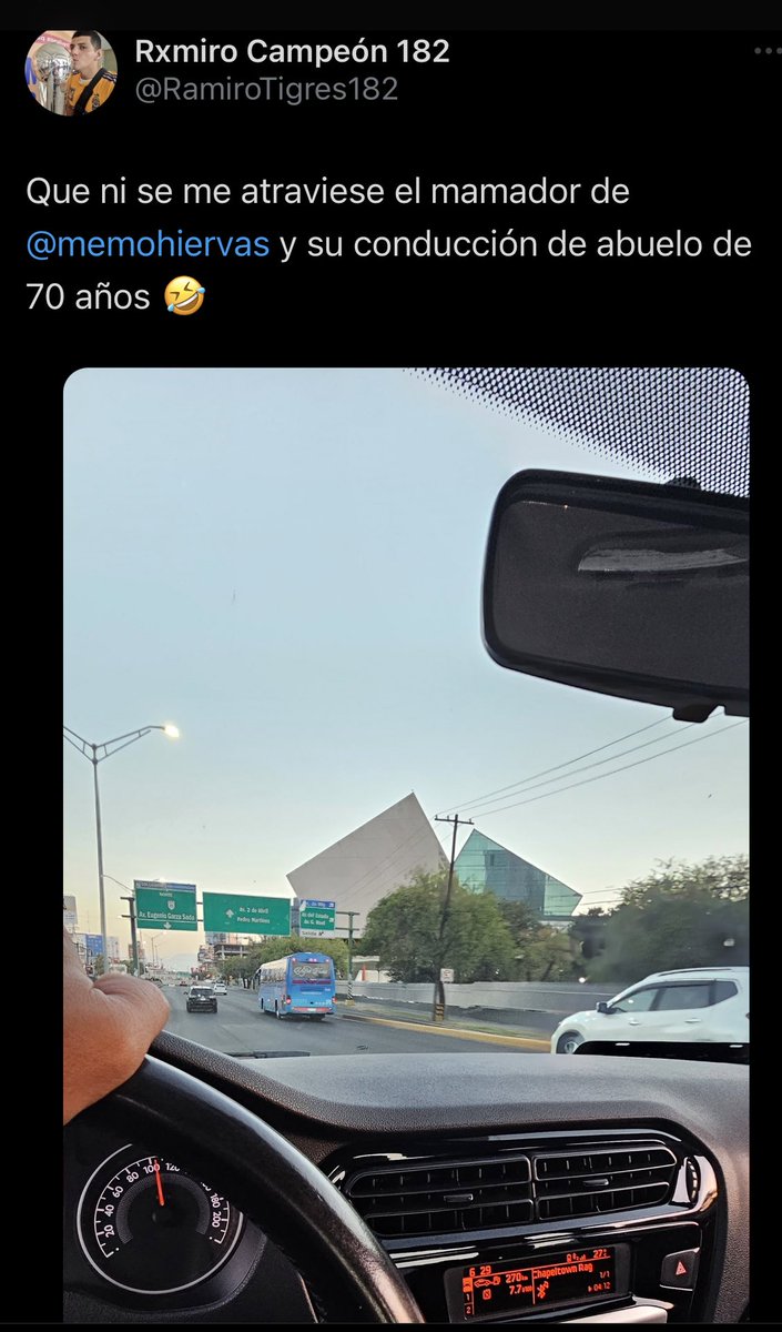 memohiervas's tweet photo. De todas las respuestas que recibí en lo últimos días sobre el límite de velocidad, está es la mejor, luego se quejan porque le tiran tanto al regiomontano, el mejor ejemplo de “yo si quiero voy bien rapido, no me importa los límites y miren hasta uso el celular manejando” https://t.co/Jw2OKU779Y