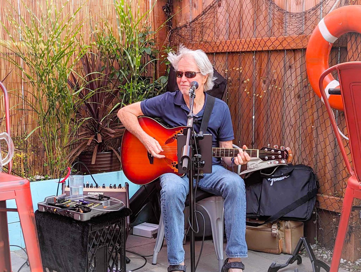 Taking over the Jetty Patio, Niall will be preforming Thursday,September 14th, from 4pm-6pm! 
Summer is wrapping up and so are our Thursday music sessions on the patio! Come hang out with us and sip on your fave Jetty beverages!
