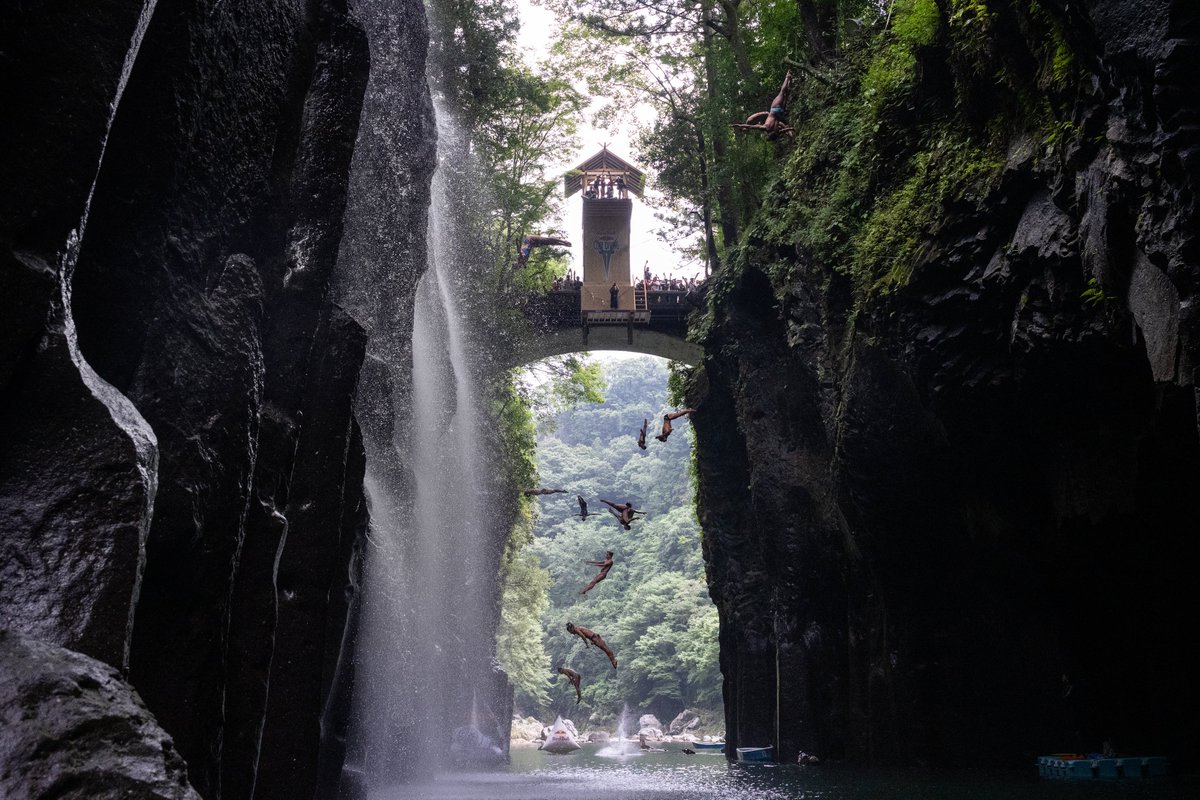 LaurieTimmers's tweet photo. #ICYMI: Have you taken a moment to appreciate the breathtaking backdrop against which the 2023 
#RedBullCliffDiving World Series stop in Japan has unfolded?
Delve deep into the allure of the #Takachiho Gorge in Miyazaki prefecture: https://t.co/7s8EWSgcLo https://t.co/3q0UFKzckQ