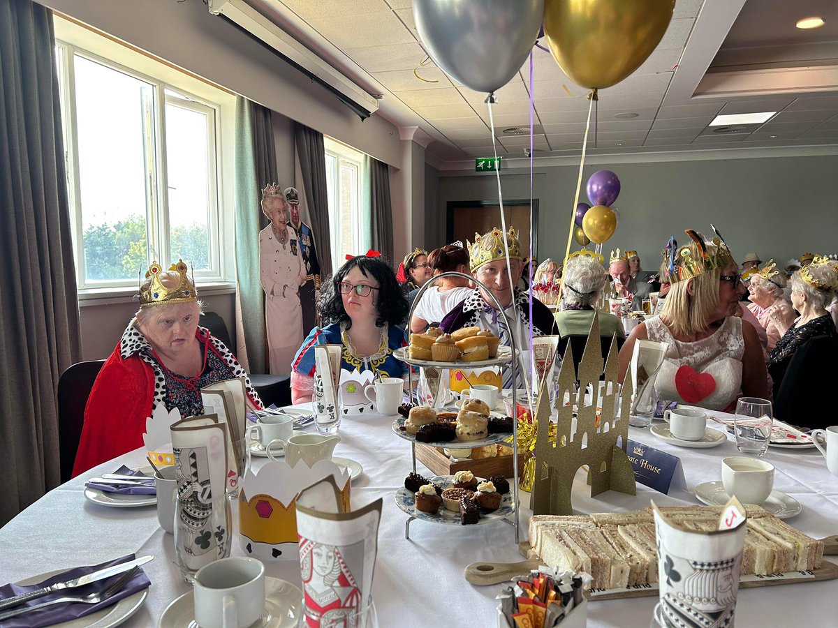 KirkgateHouse's tweet photo. Lovely afternoon at the Hica shine ball today @KirkgateHouse #hicaactivities #shineball https://t.co/nKRf46O6Sh