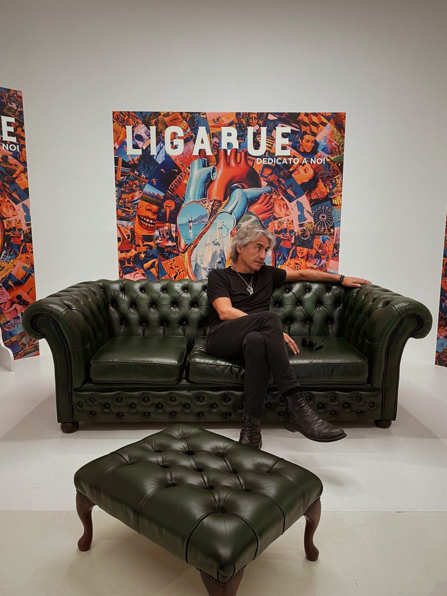 ligabue's tweet photo. "Dedicato a noi" sarà vostro dal 22 settembre...e intanto qui "work in progress" https://t.co/IcQhTle7tA