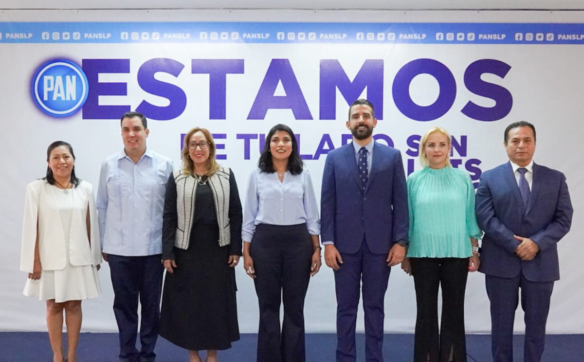 RubenGuajardoB's tweet photo. Trabajo en equipo, unión y determinación. Eso es lo que representamos esta mañana las y los @DiputadosPANSLP en la rueda de prensa. 

Estamos preparados para ser una oposición firme en el 2024. https://t.co/z4CEXaFYZg