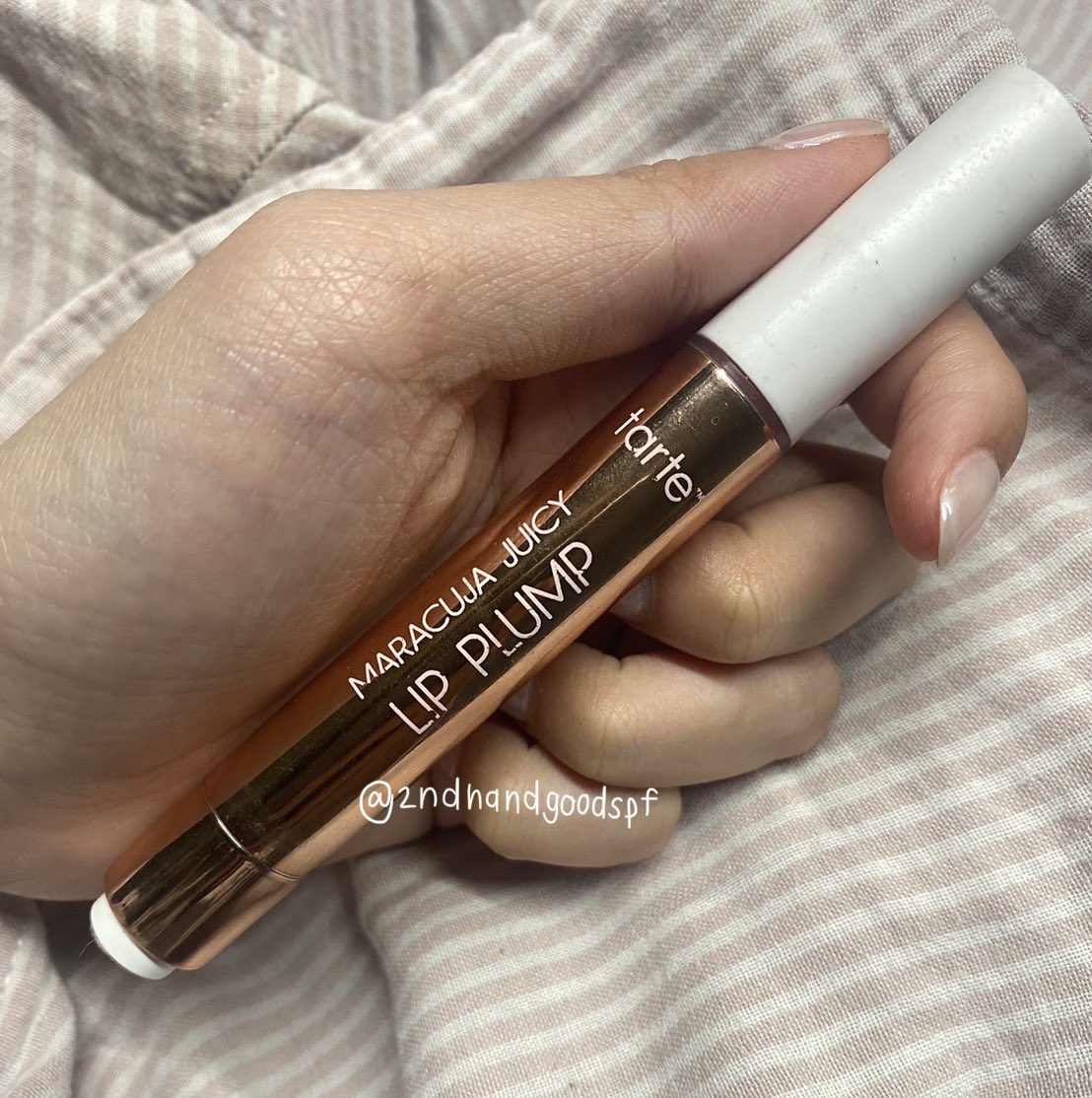 2ndhandgoodspf's tweet photo. ⌗🎧ส่งต่อลิป Tarte Maracuja Juicy Lip Plump สี pimrose ประมาณ85% สวยมากก ฉ่ำแต่ไม่เหนียว

🍡570฿รส (ซื้อจากเซโฟร่า920) น้องอยู่ในกระเป๋าคสอเลยมีรอยประมาณนึงแต่ข้างในยังสวยเหมือนเดิม สนใจทักมาต่อหรือคุยกันก่อนได้นะคะ🥺

#ส่งต่อtarte #ส่งต่อเครื่องสําอางค์ #ส่งต่อคสอ #โล๊ะตู้ https://t.co/xD6NGRn3J3