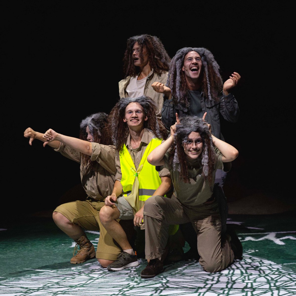 burgtheater's tweet photo. Thomas Köcks SOLASTALGIA feiert am Samstag #Premiere im #Kasino! Tipp: Beim nächsten #WerkImFokus Zoom-Talk am 21.09. ist der Österreichische Dramatiker persönlich bei uns zu Gast!
Info & Tickets 👉 https://t.co/4uhnbFdFq6
📸 Karoline Miernik
#burgtheater #spielzeit2324 https://t.co/Ptuzy3tggV