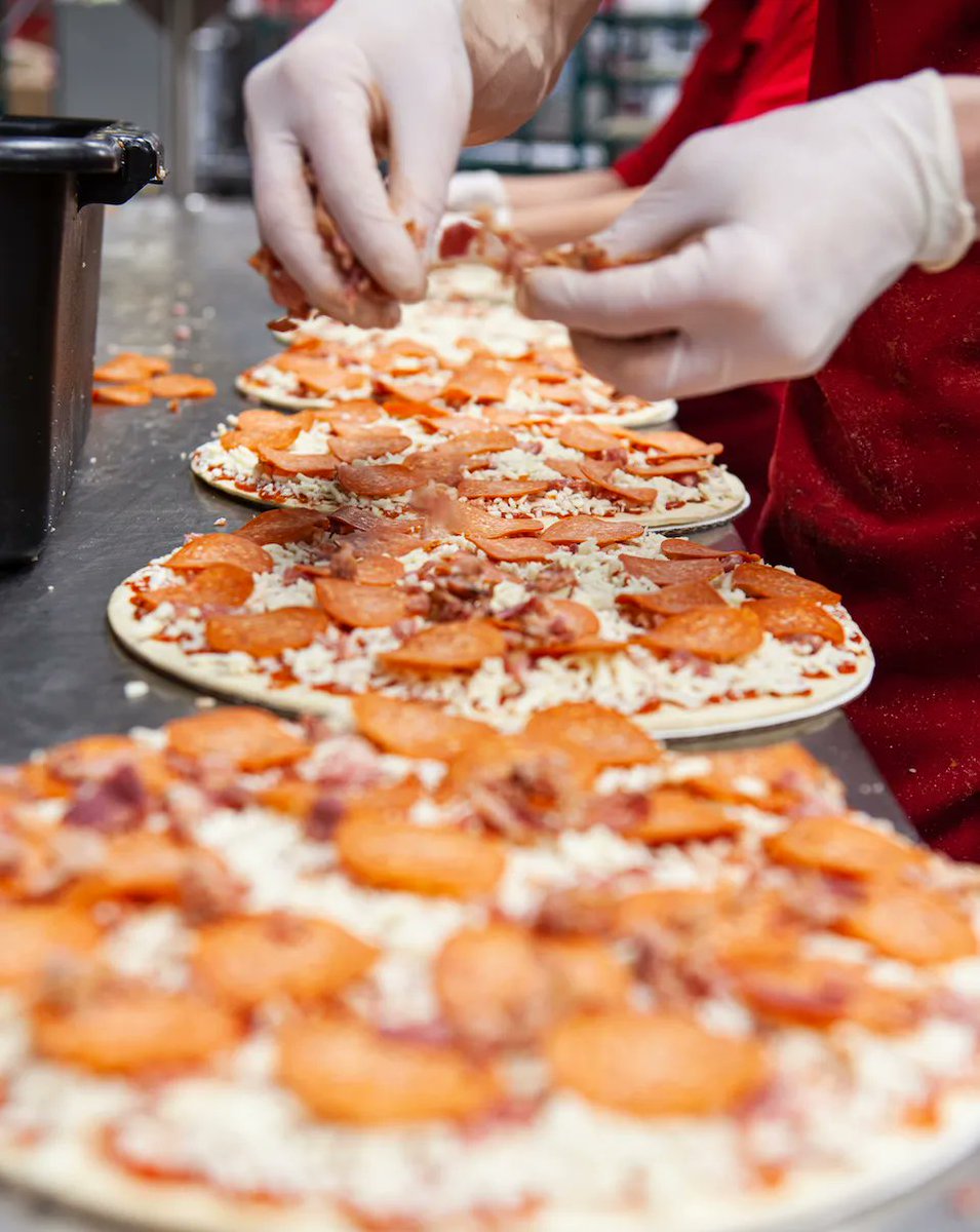 Dogtownpizzas's tweet photo. I spy with my little eye 👀..... a Dogtown Pizza. Any guesses as to what variety we are making?
#DTP #FrozenFresh #STLstylePizza #FromtheLou #FrozenPizza #PizzaHeaven #DogtownPizza #PizzaforDinner #CookItCrispy #FreshOutTheOven #handmade #freshlyfrozen #thinandcrispy https://t.co/vPXogtfatb